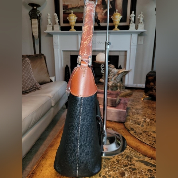 Dooney & Bourke NWT Black shoulder bag - Picture 3 of 14